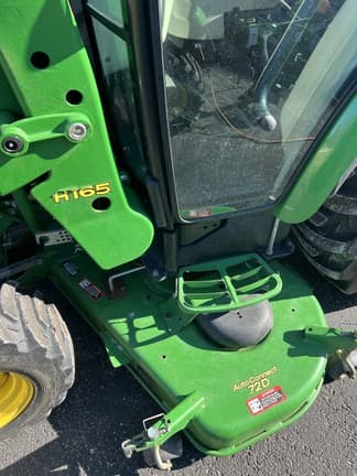 Image of John Deere 3033R equipment image 4