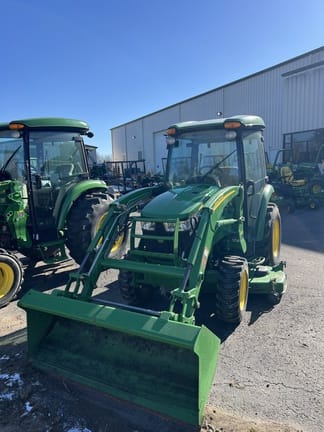 2017 John Deere 3033R Equipment Image0