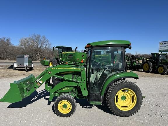 Image of John Deere 3033R equipment image 2