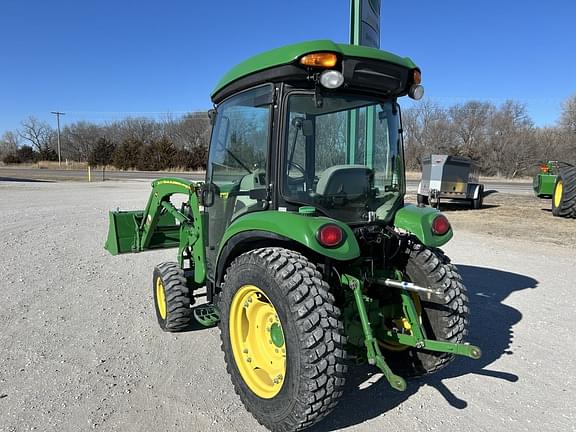 Image of John Deere 3033R equipment image 3