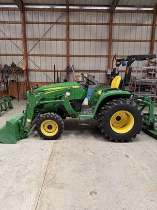 Image of John Deere 3038E equipment image 2