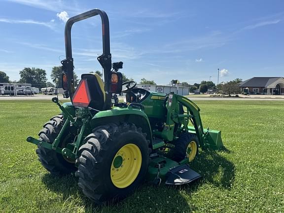 Image of John Deere 3039R equipment image 4