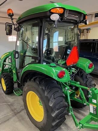 Image of John Deere 3039R equipment image 3