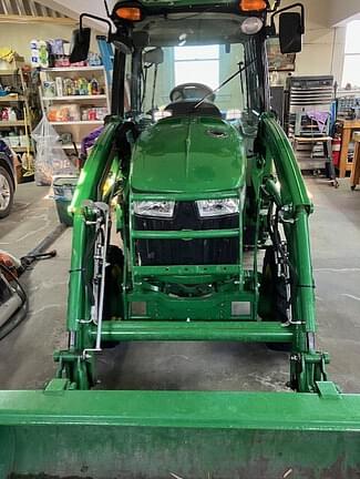 Image of John Deere 3039R equipment image 1