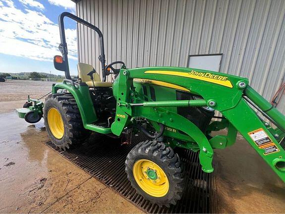 Image of John Deere 3039R equipment image 3