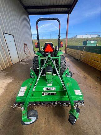 Image of John Deere 3039R equipment image 4