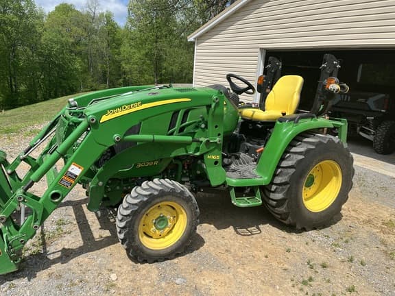 Image of John Deere 3039R Primary image