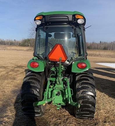 Image of John Deere 3039R equipment image 4