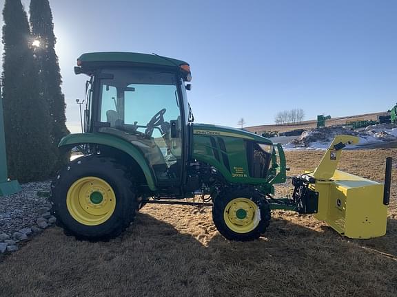 Image of John Deere 3039R equipment image 3