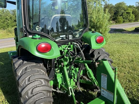 Image of John Deere 3039R equipment image 2