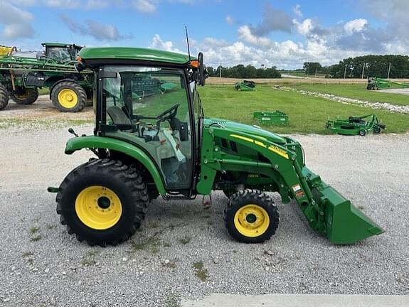 Image of John Deere 3039R equipment image 3