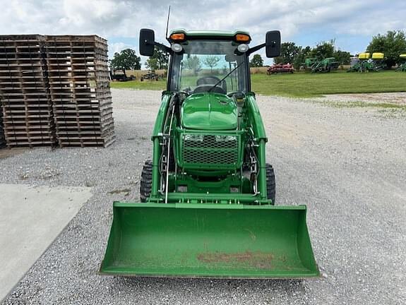 Image of John Deere 3039R equipment image 1