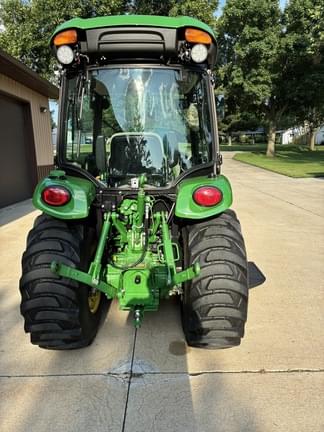 Image of John Deere 3039R equipment image 2