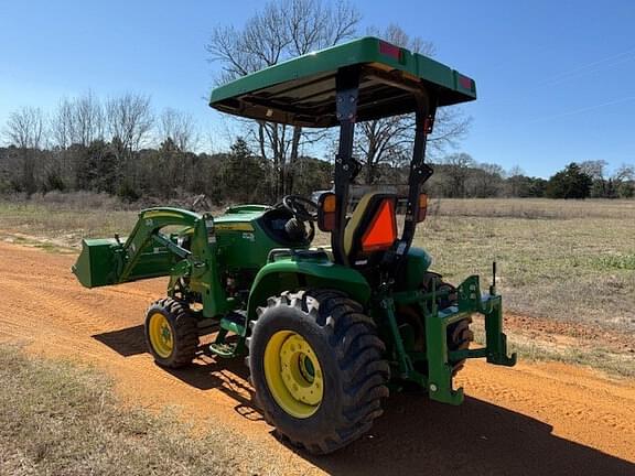 Image of John Deere 3039R equipment image 3