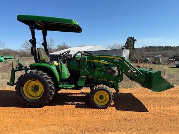 Image of John Deere 3039R equipment image 4