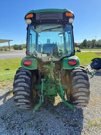 Image of John Deere 3046R equipment image 2