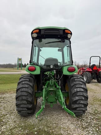 Image of John Deere 3046R equipment image 2