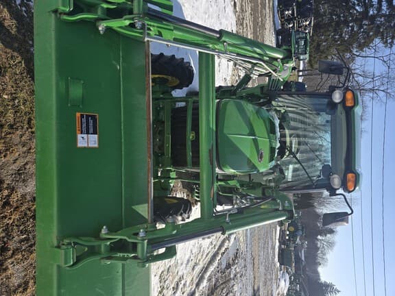 Image of John Deere 3046R equipment image 2