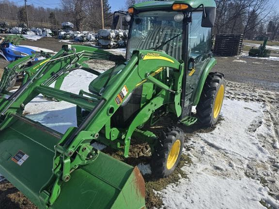 Image of John Deere 3046R Primary image