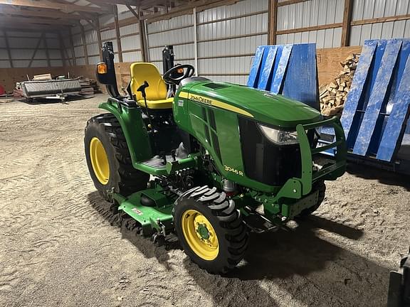 Image of John Deere 3046R equipment image 1