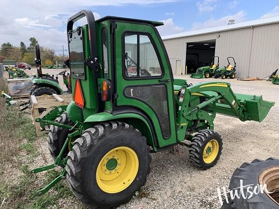 Image of John Deere 3046R equipment image 3