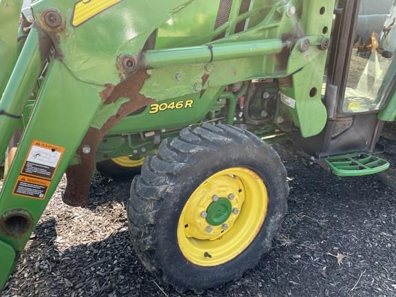 Image of John Deere 3046R equipment image 1