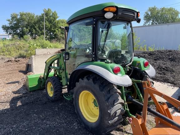 Image of John Deere 3046R equipment image 3