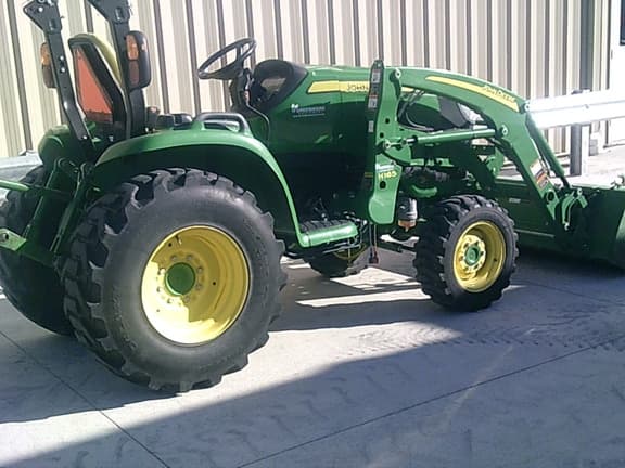 Image of John Deere 3046R equipment image 2