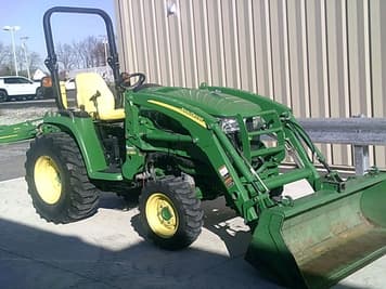 Main image John Deere 3046R