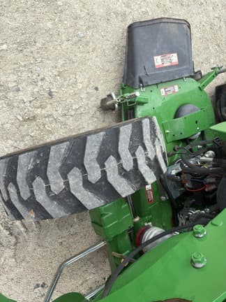 Image of John Deere 3046R equipment image 4