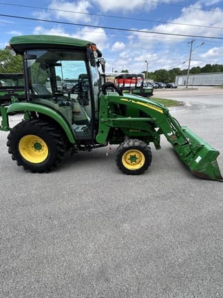 Image of John Deere 3046R equipment image 4