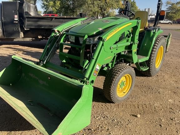 Main image John Deere 3046R