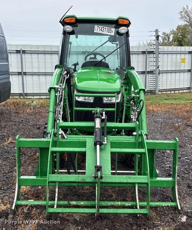 Image of John Deere 3046R equipment image 1