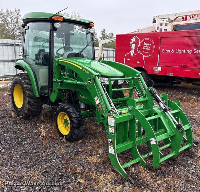 Image of John Deere 3046R equipment image 2