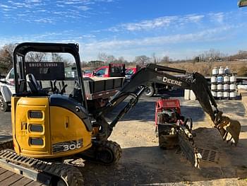 2017 John Deere 30G Equipment Image0