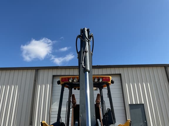 Image of John Deere 310L EP equipment image 4