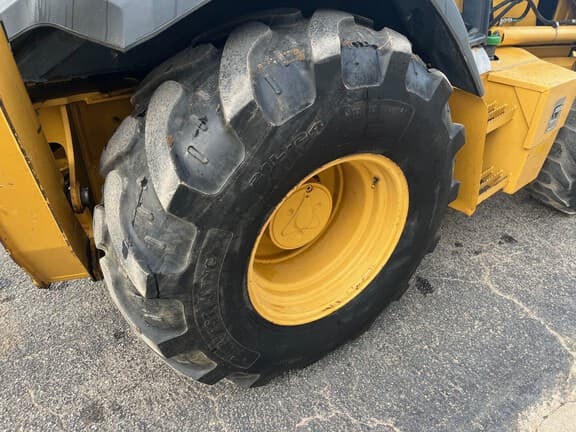 Image of John Deere 310SL equipment image 3