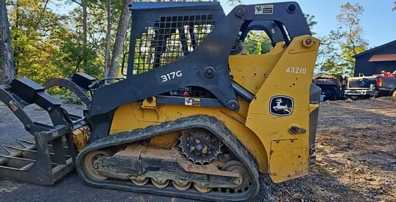 Image of John Deere 317G equipment image 1