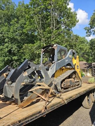 Image of John Deere 317G equipment image 2