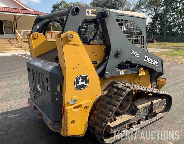 Image of John Deere 317G equipment image 4