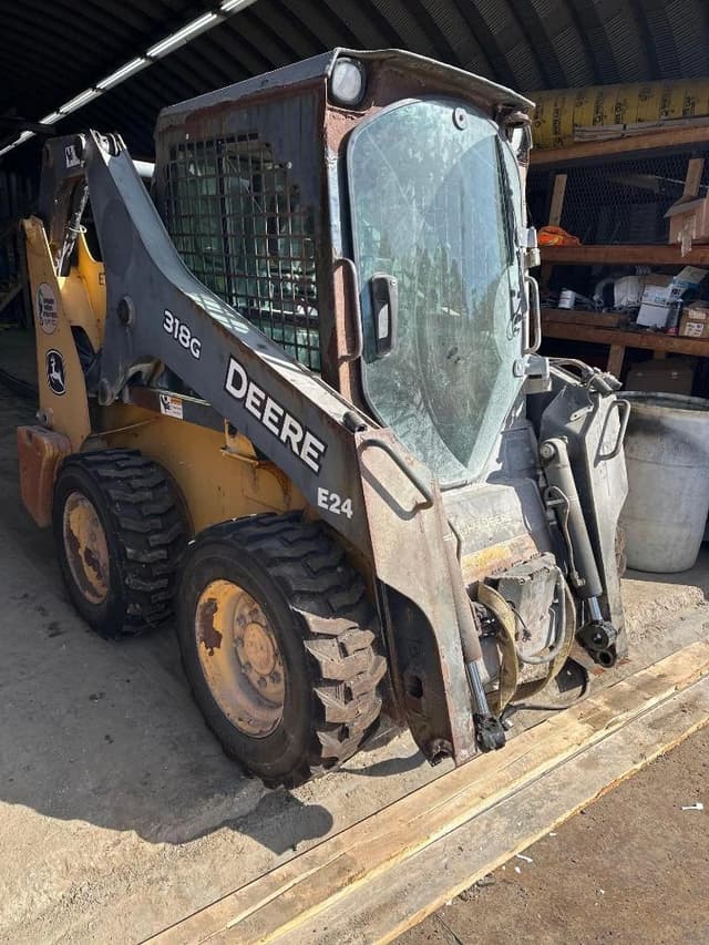 Image of John Deere 318G equipment image 2