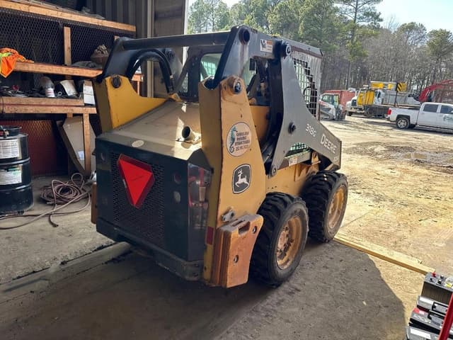 Image of John Deere 318G equipment image 4