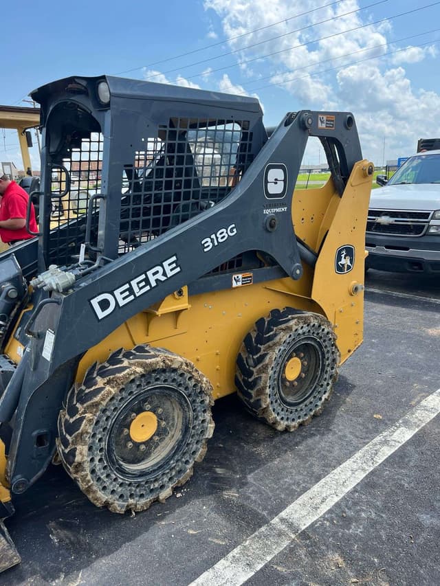 Image of John Deere 318G equipment image 2