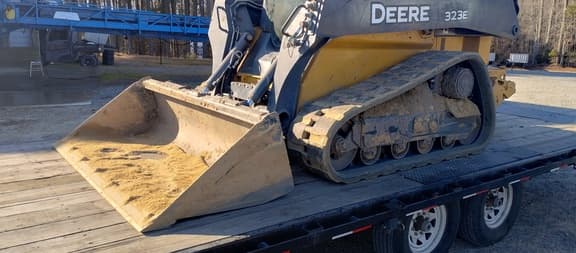 Image of John Deere 323E equipment image 1