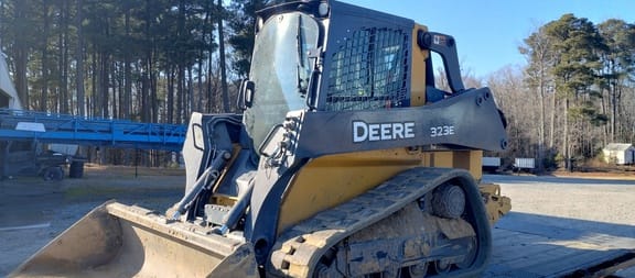 2017 John Deere 323E Equipment Image0