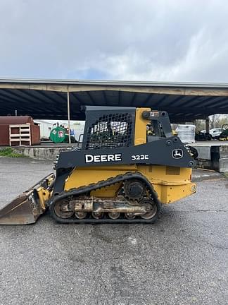 Main image John Deere 323E