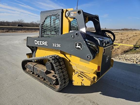 Image of John Deere 323E equipment image 2