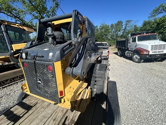 Image of John Deere 323E equipment image 4