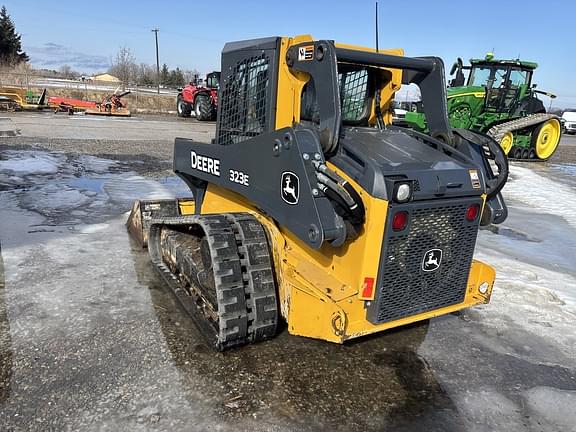 Image of John Deere 323E equipment image 4