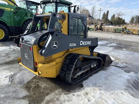 Image of John Deere 323E equipment image 3